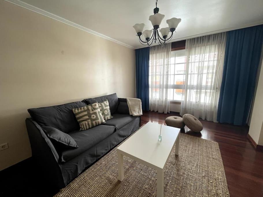 Agradable Apartamento Centrico En Cangas Luaran gambar