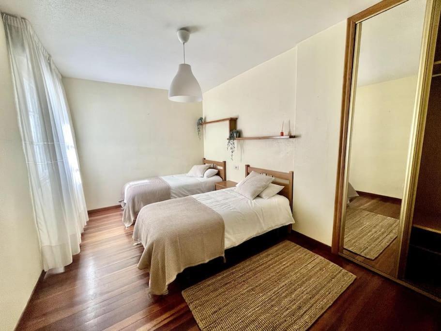 Agradable Apartamento Centrico En Cangas Luaran gambar